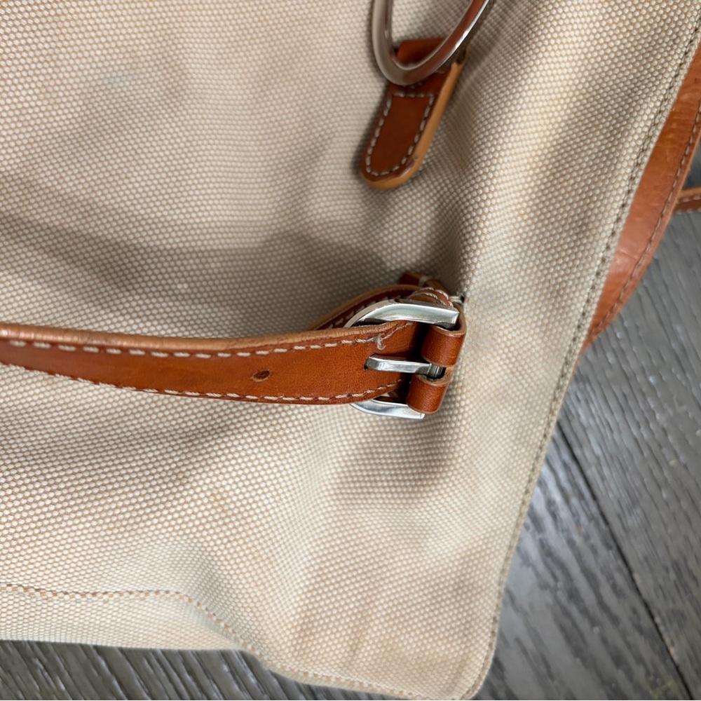 Valentino Vintage V Logo Shoulder Bag Tan and Leather- some wear see description - Picture 14 of 16